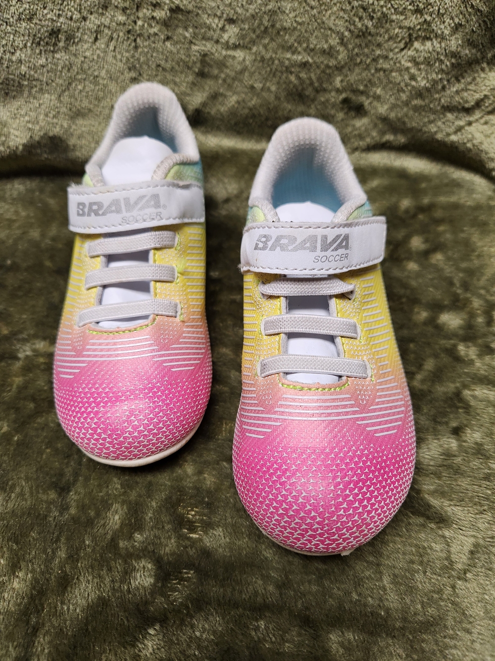 Brava Kids' Pink & Yellow Gradient Soccer Sneakers